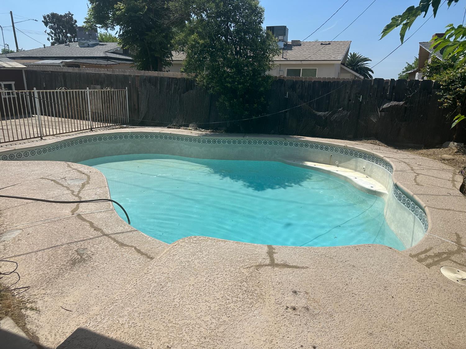 967 E Cleveland Ave, Porterville, CA 93257