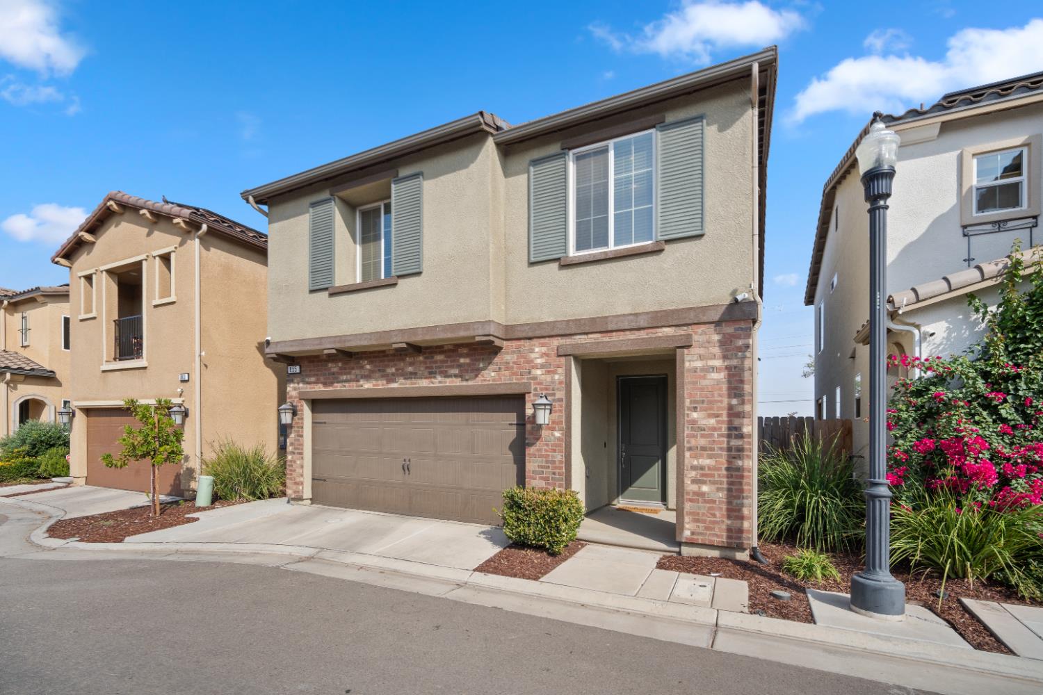 855 Wishon Ave W, Madera, CA 93636