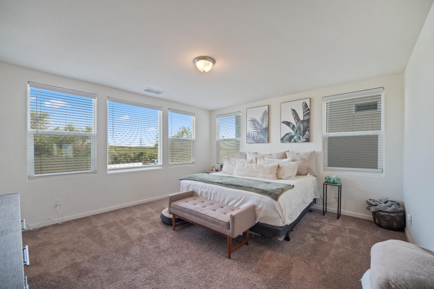 855 Wishon Ave W, Madera, CA 93636