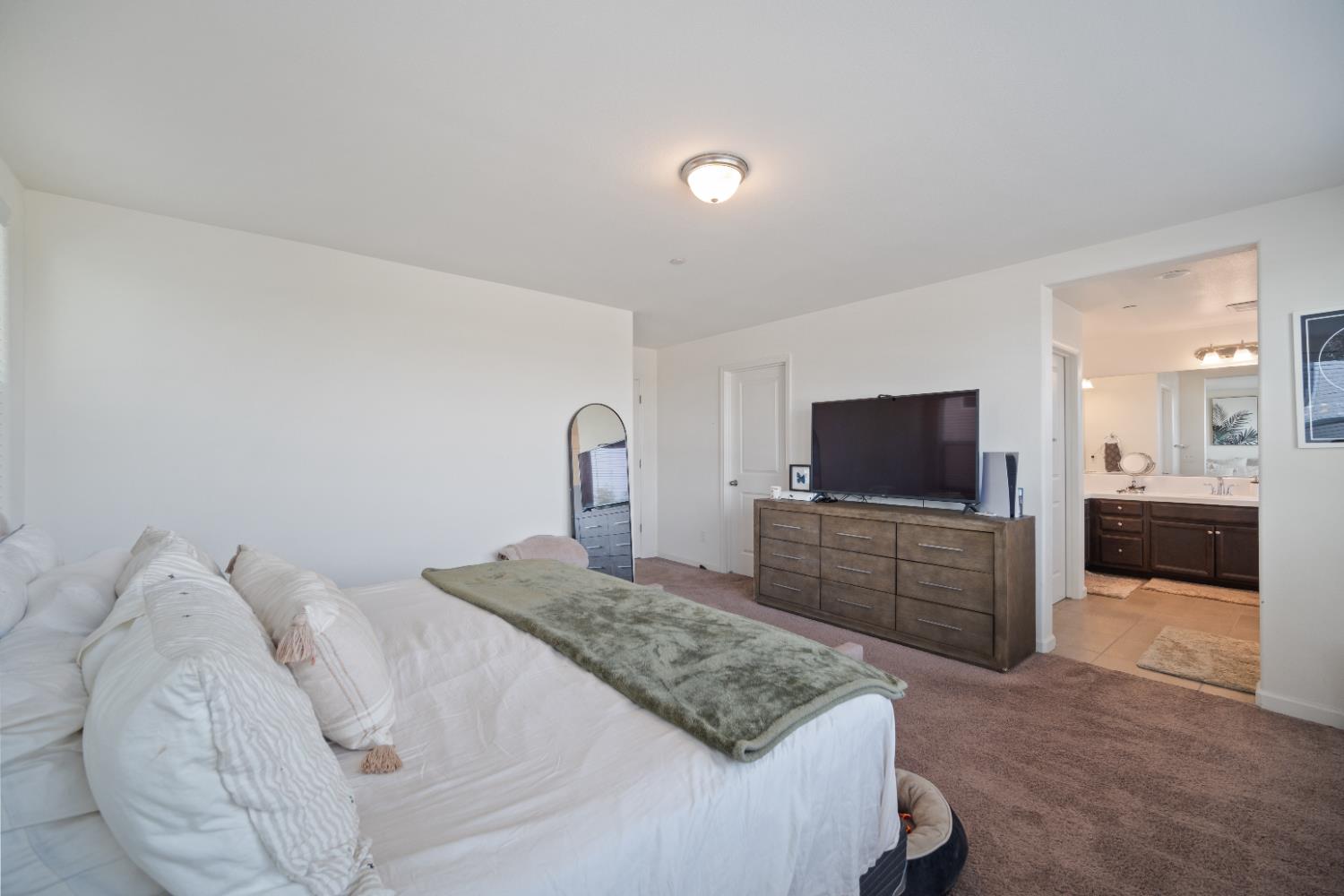 855 Wishon Ave W, Madera, CA 93636