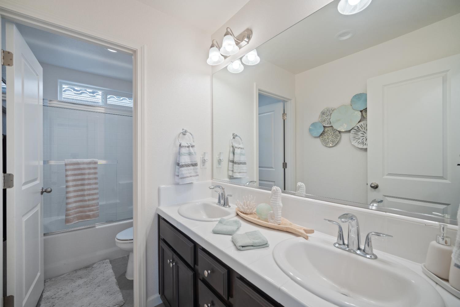 855 Wishon Ave W, Madera, CA 93636