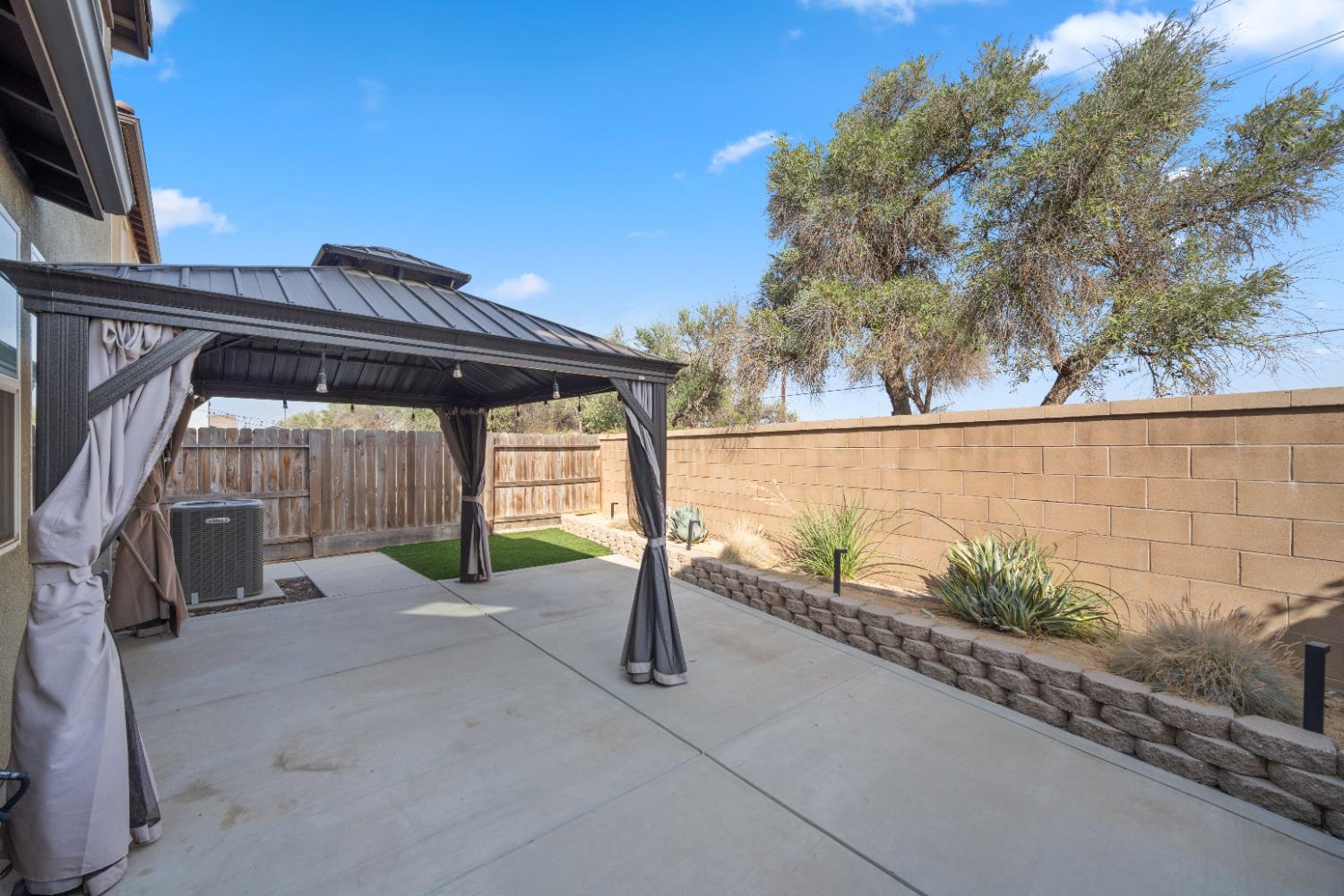 855 Wishon Ave W, Madera, CA 93636