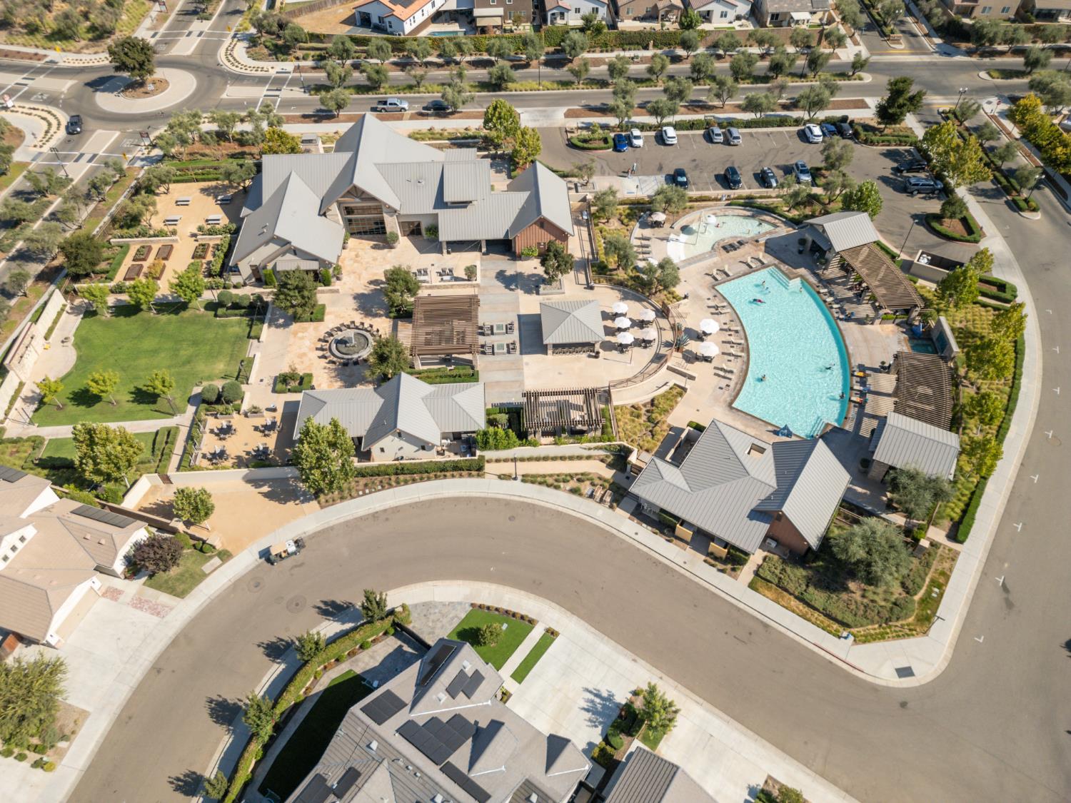 855 Wishon Ave W, Madera, CA 93636