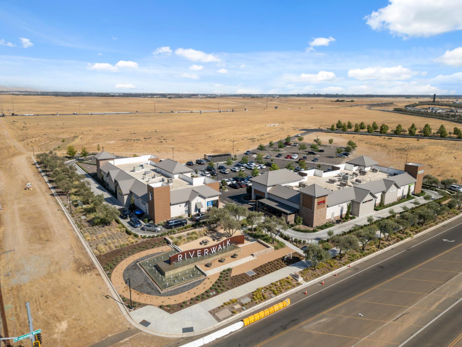 855 Wishon Ave W, Madera, CA 93636