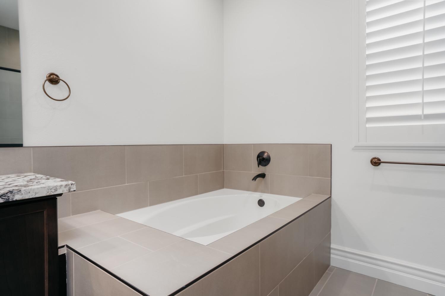 4200 Little Canyon Dr, Madera, CA 93636