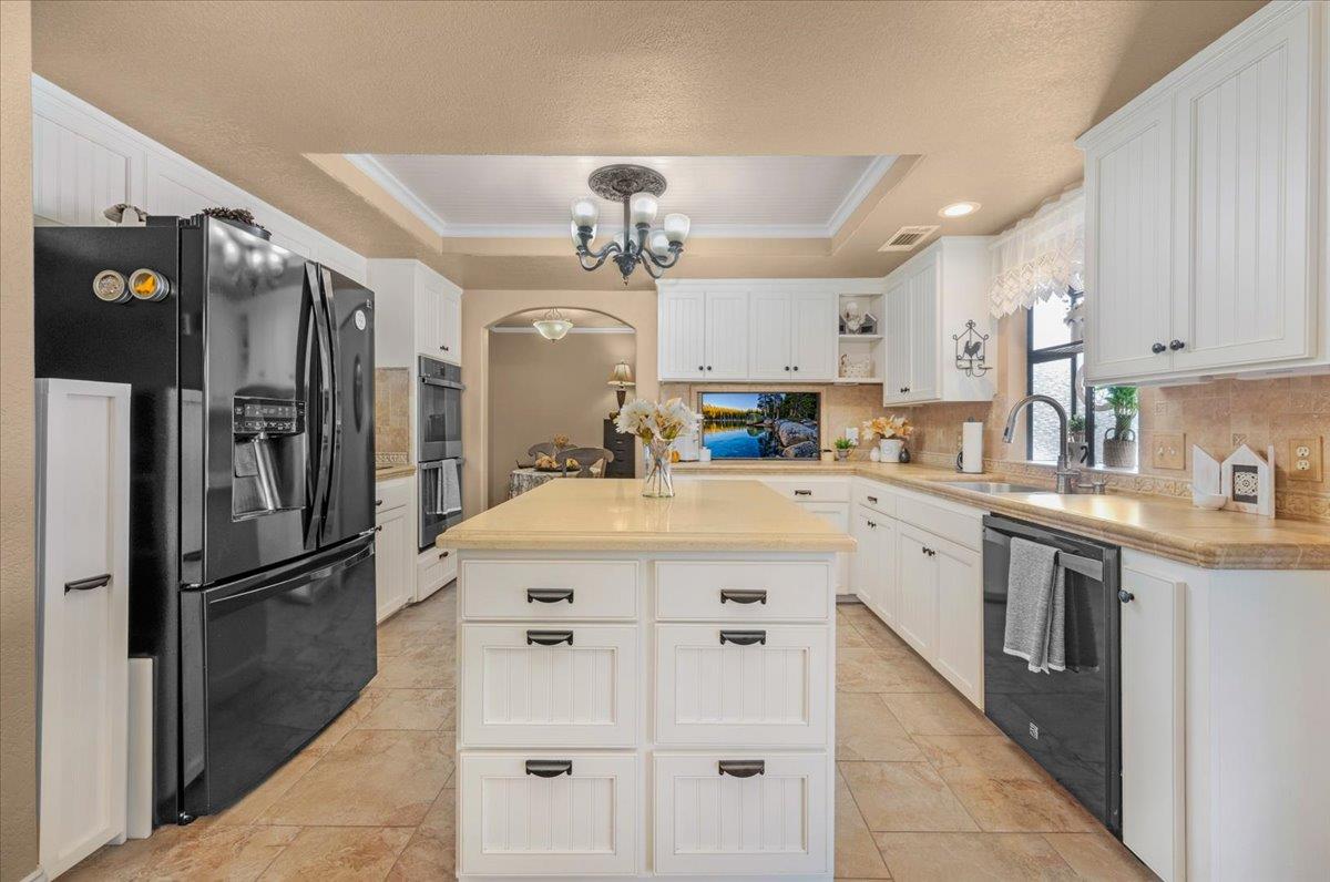 787 E Vermont Ave, Fresno, CA 93720