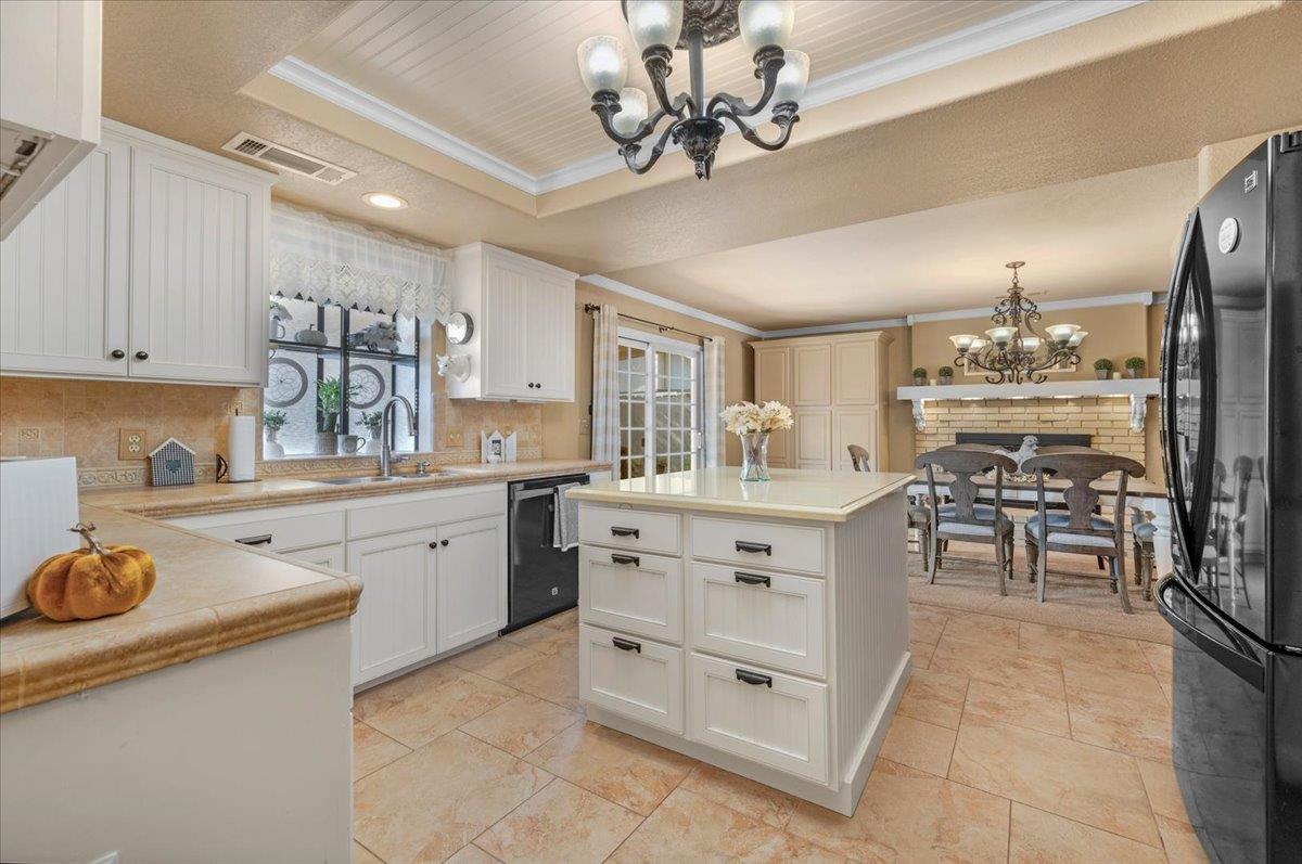 787 E Vermont Ave, Fresno, CA 93720