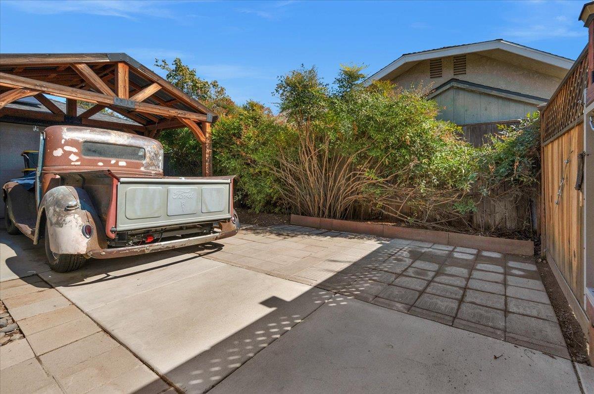 787 E Vermont Ave, Fresno, CA 93720