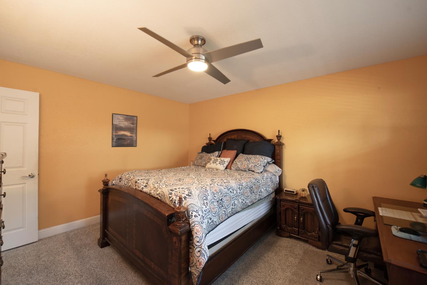 1915 W Santa Ana Ave, Fresno, CA 93705