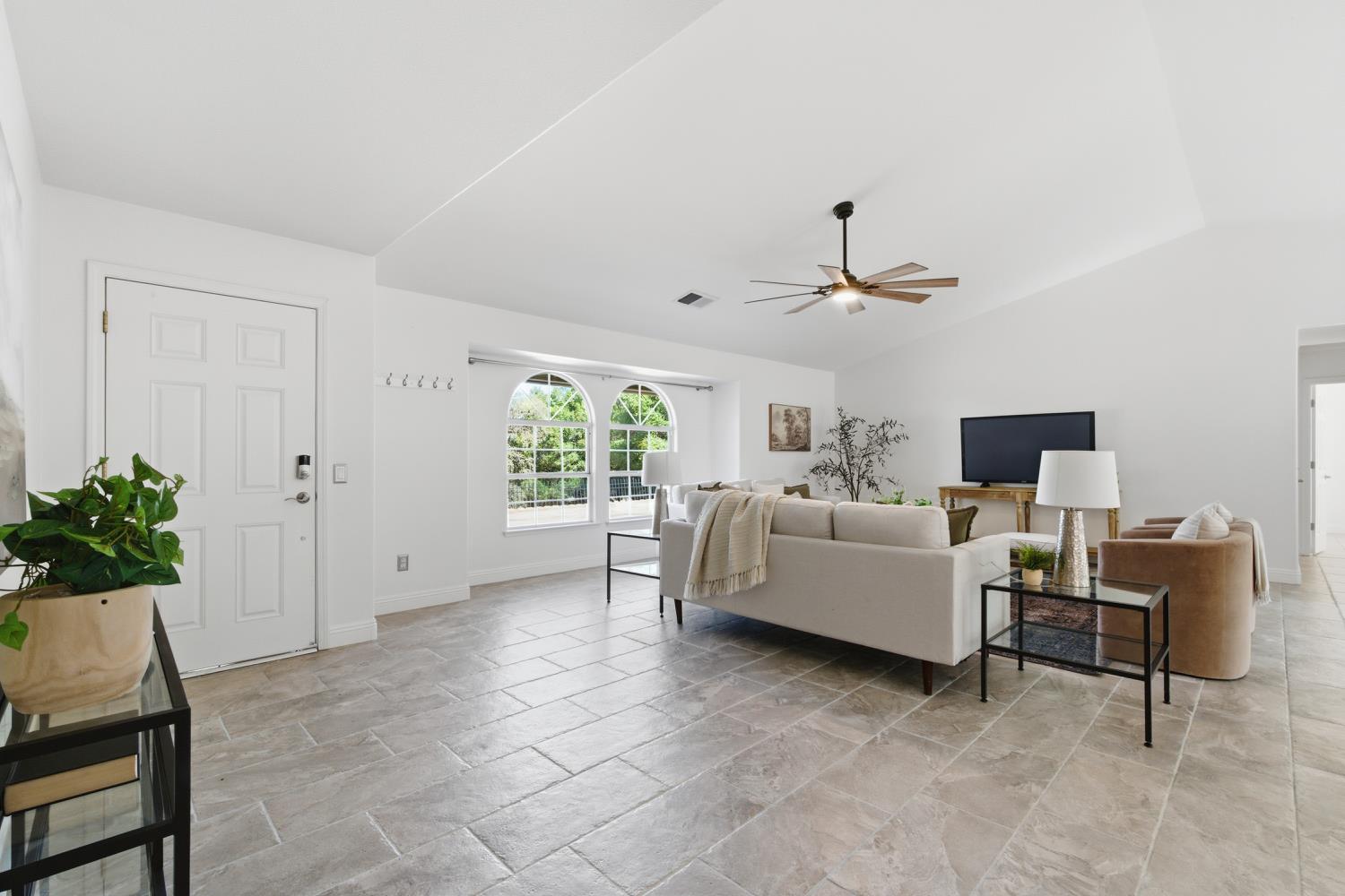 46474 Longview Ln W, Coarsegold, CA 93614