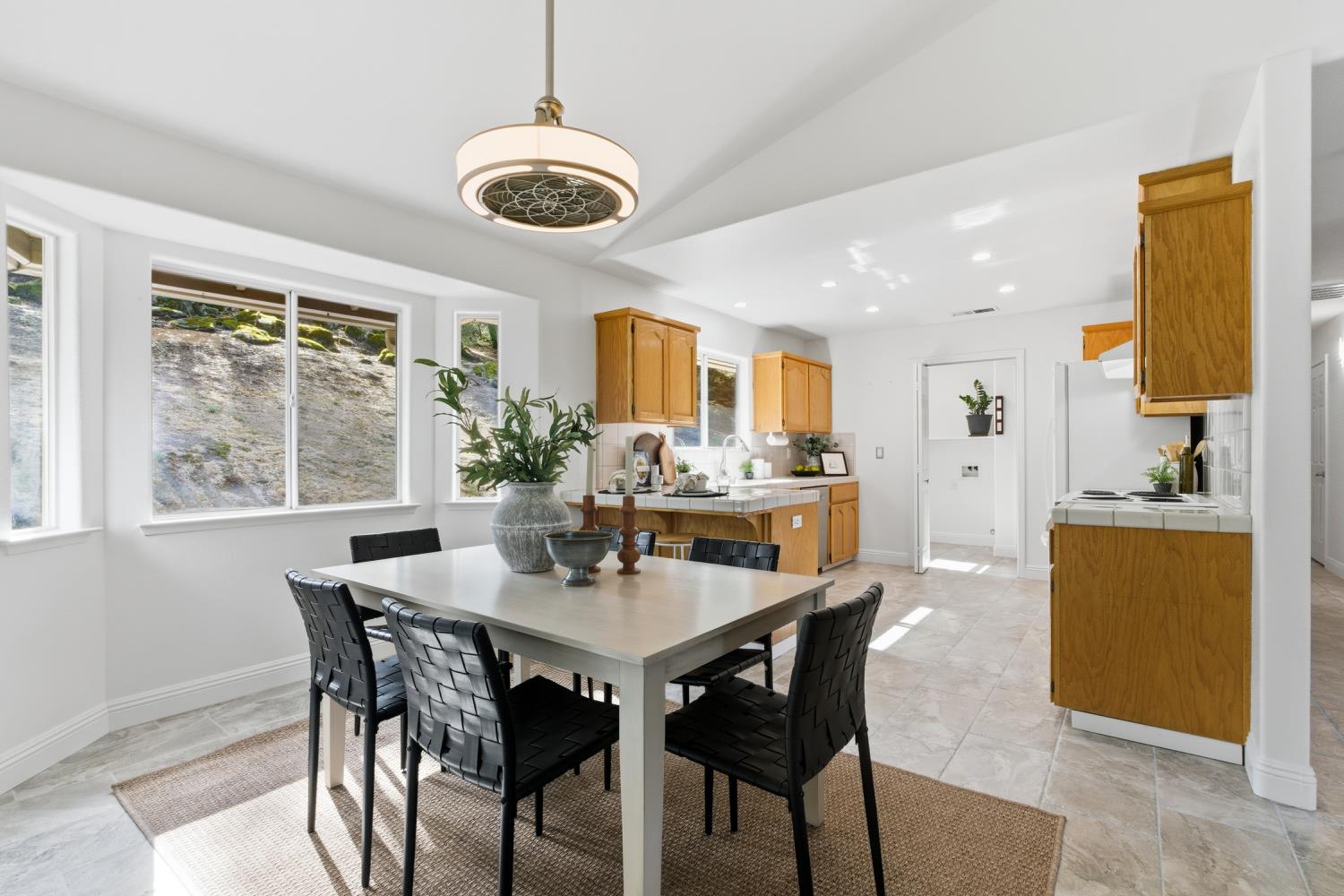 46474 Longview Ln W, Coarsegold, CA 93614