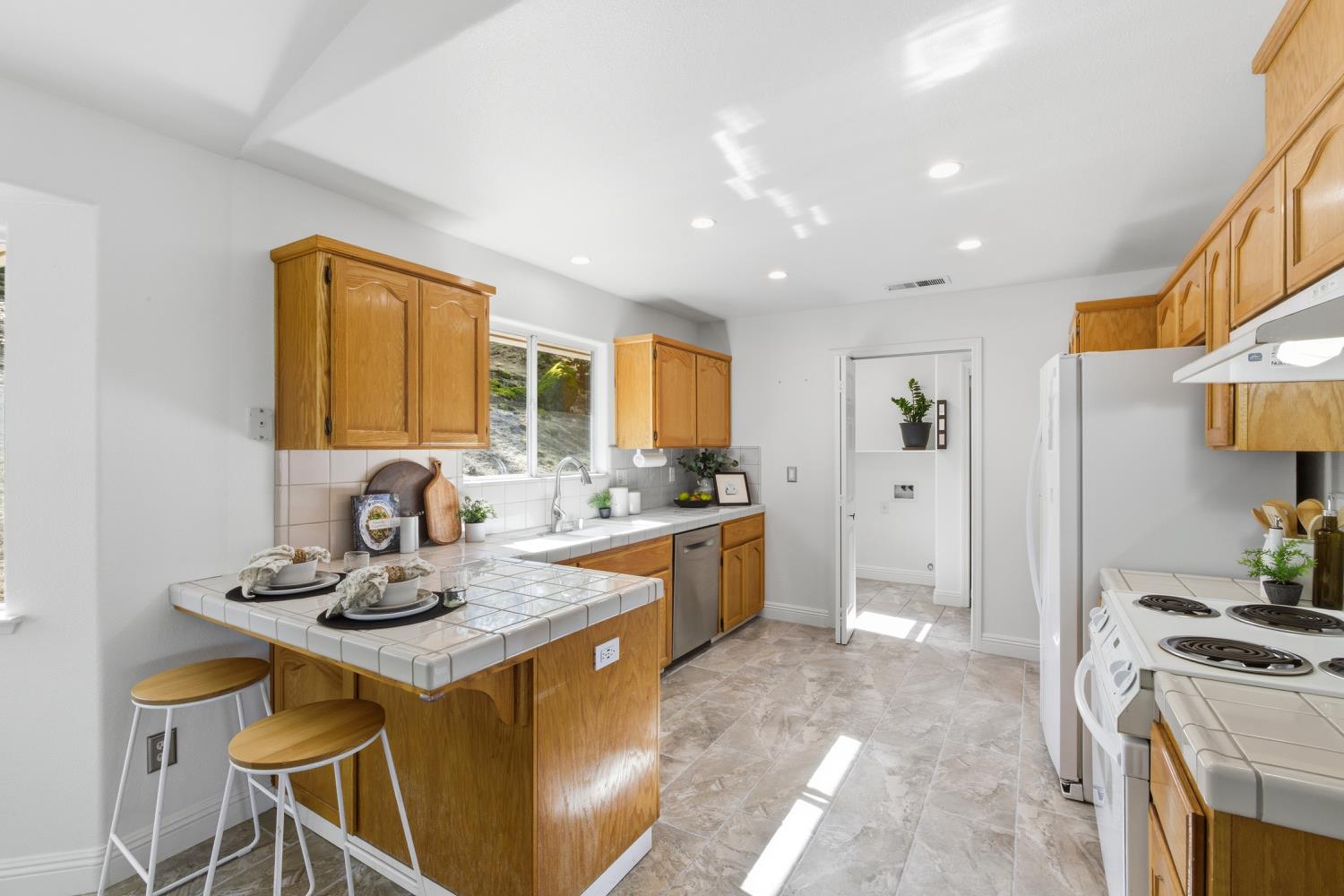 46474 Longview Ln W, Coarsegold, CA 93614