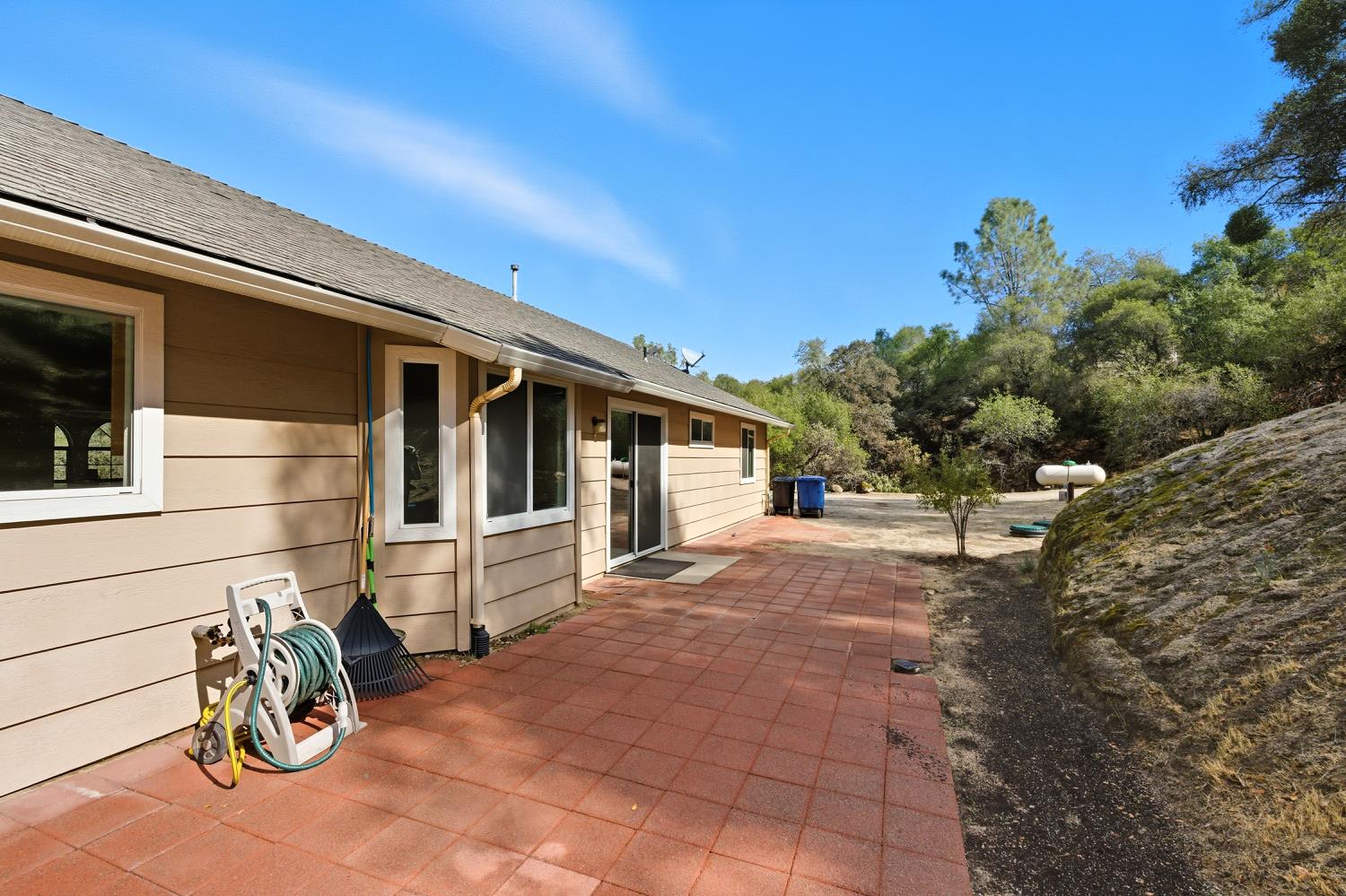 46474 Longview Ln W, Coarsegold, CA 93614