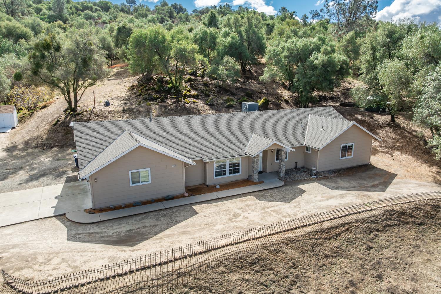 46474 Longview Ln W, Coarsegold, CA 93614
