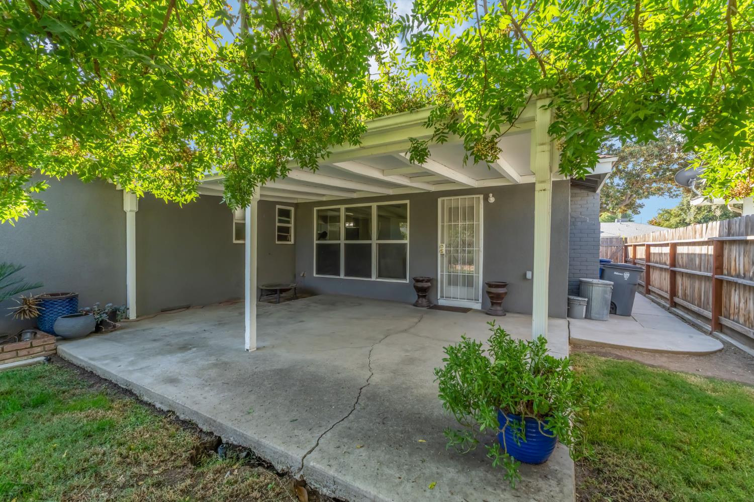 2333 E Austin Way, Fresno, CA 93726