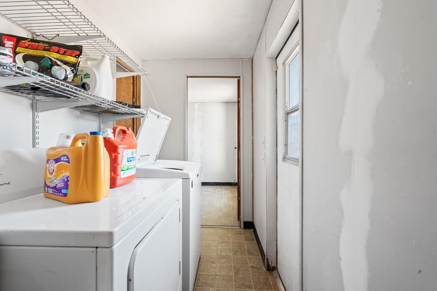 4963 Valley Ln, Catheys Valley, CA 95306