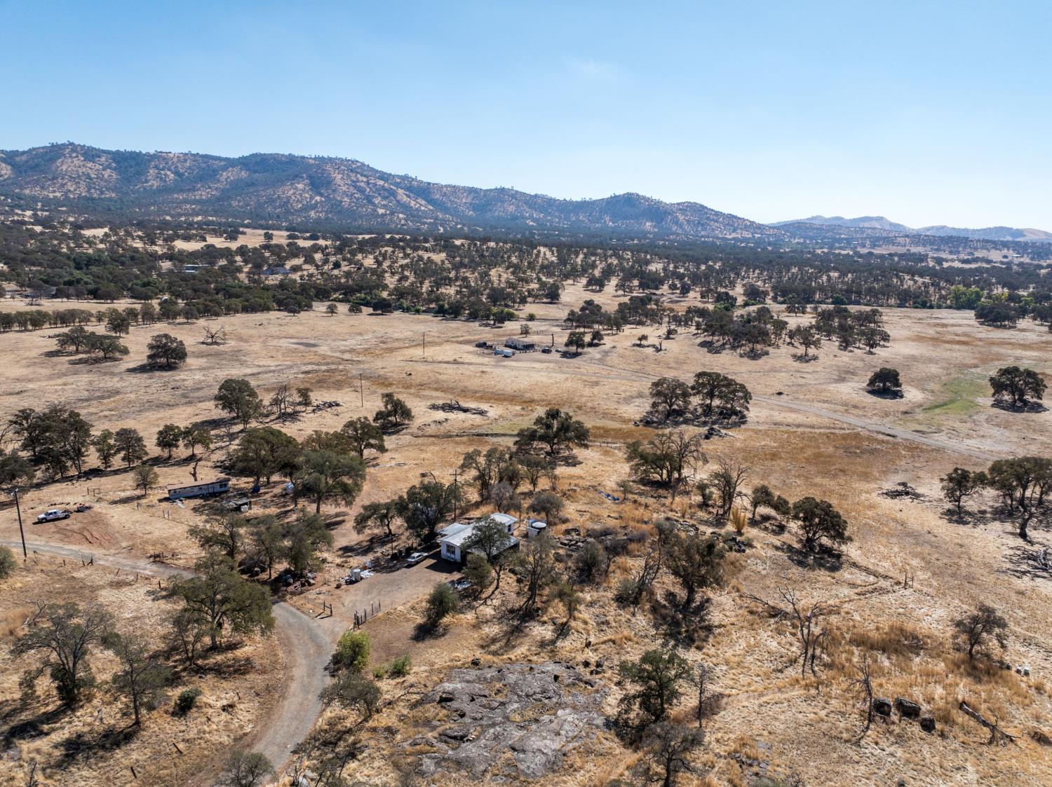4963 Valley Ln, Catheys Valley, CA 95306