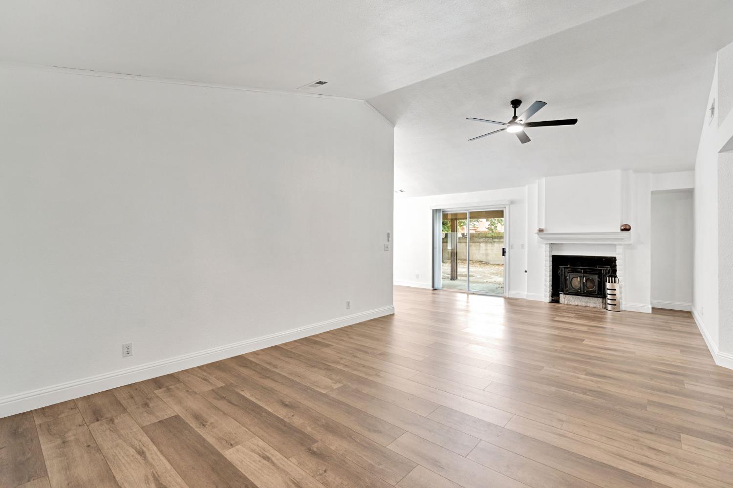 2050 Sundance Ln, Madera, CA 93637