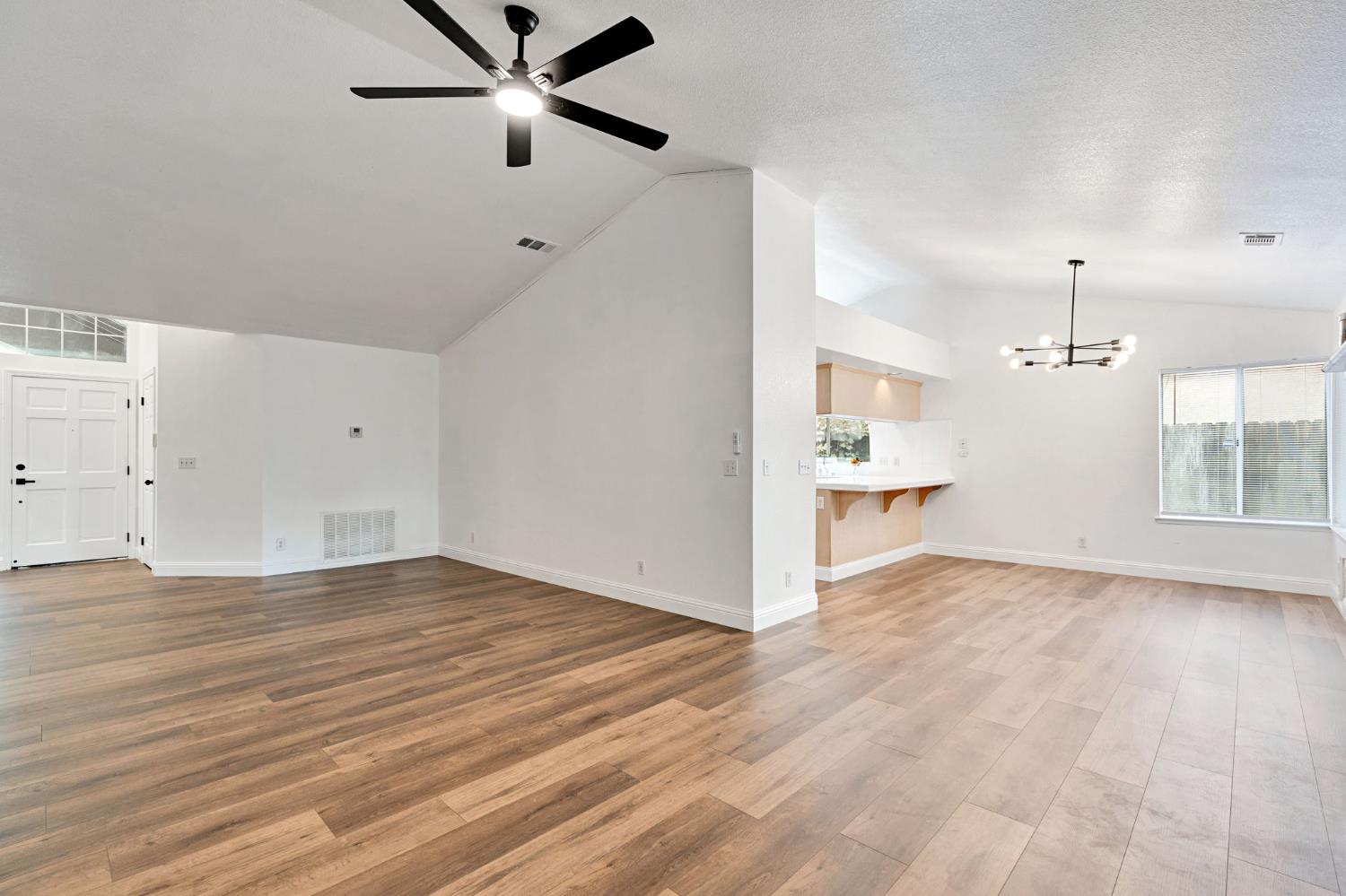 2050 Sundance Ln, Madera, CA 93637