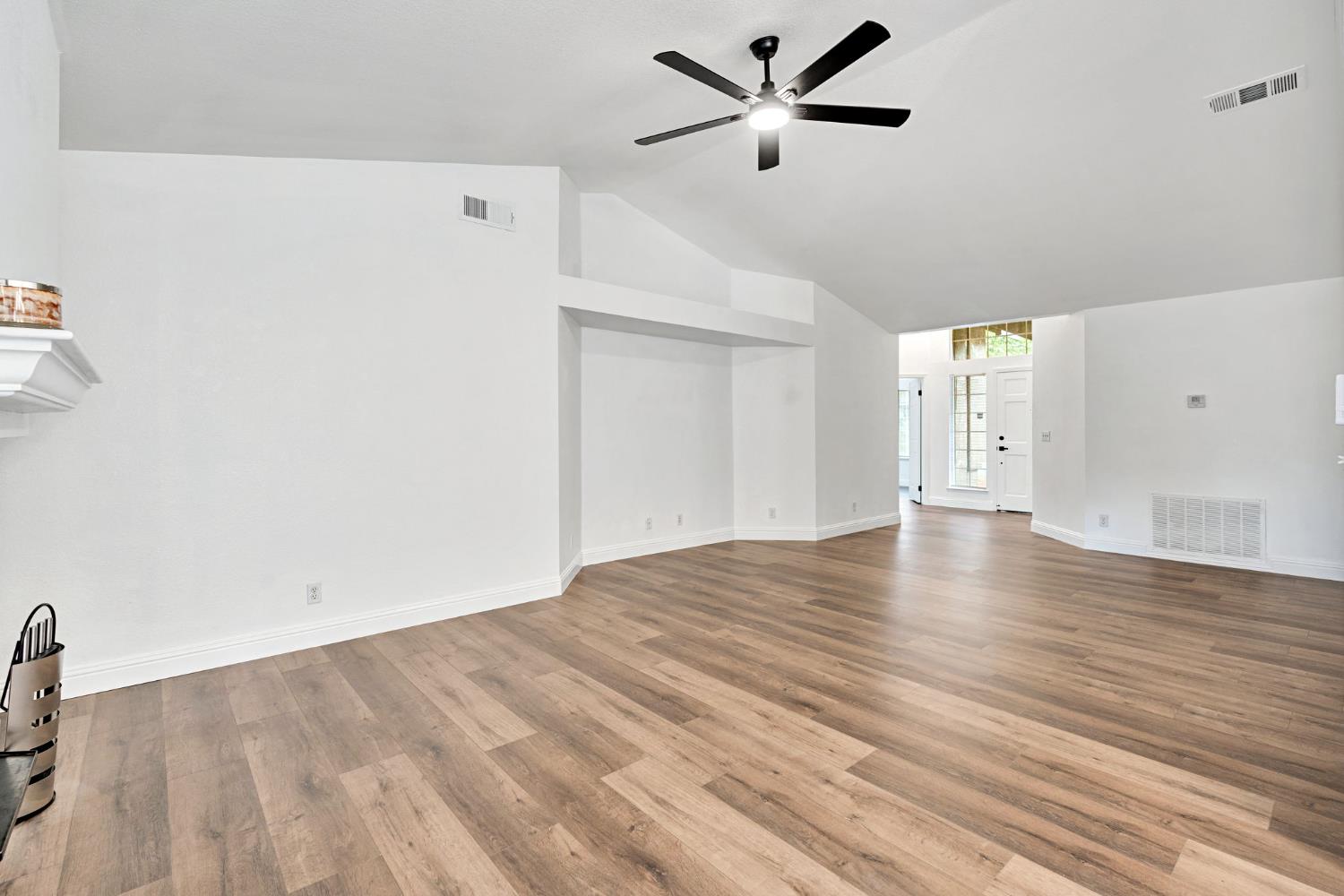 2050 Sundance Ln, Madera, CA 93637