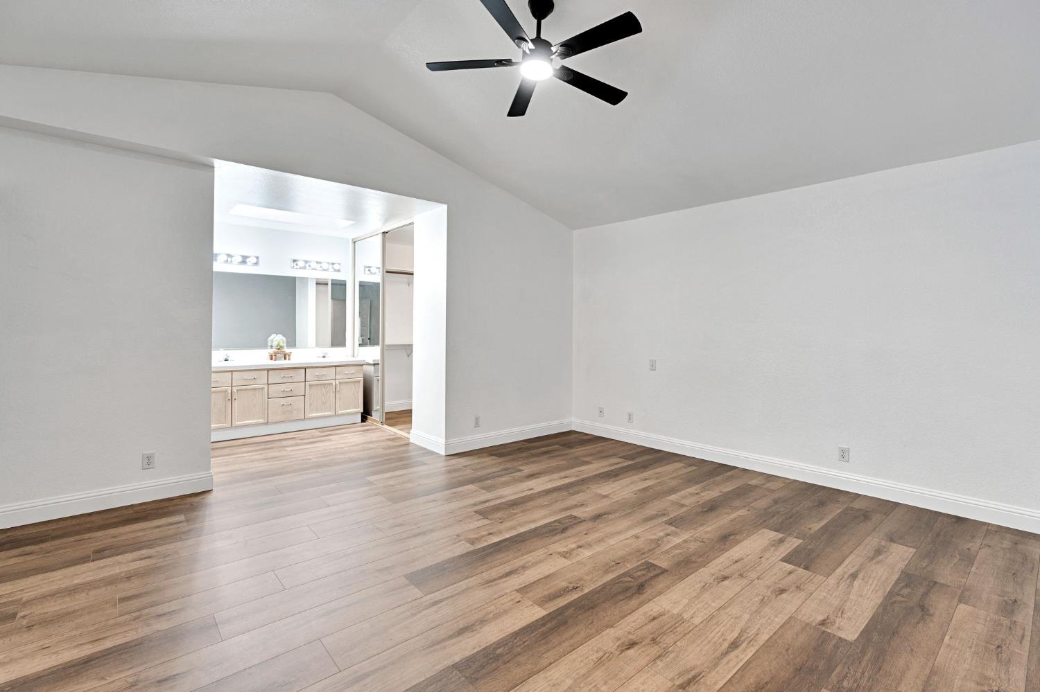 2050 Sundance Ln, Madera, CA 93637