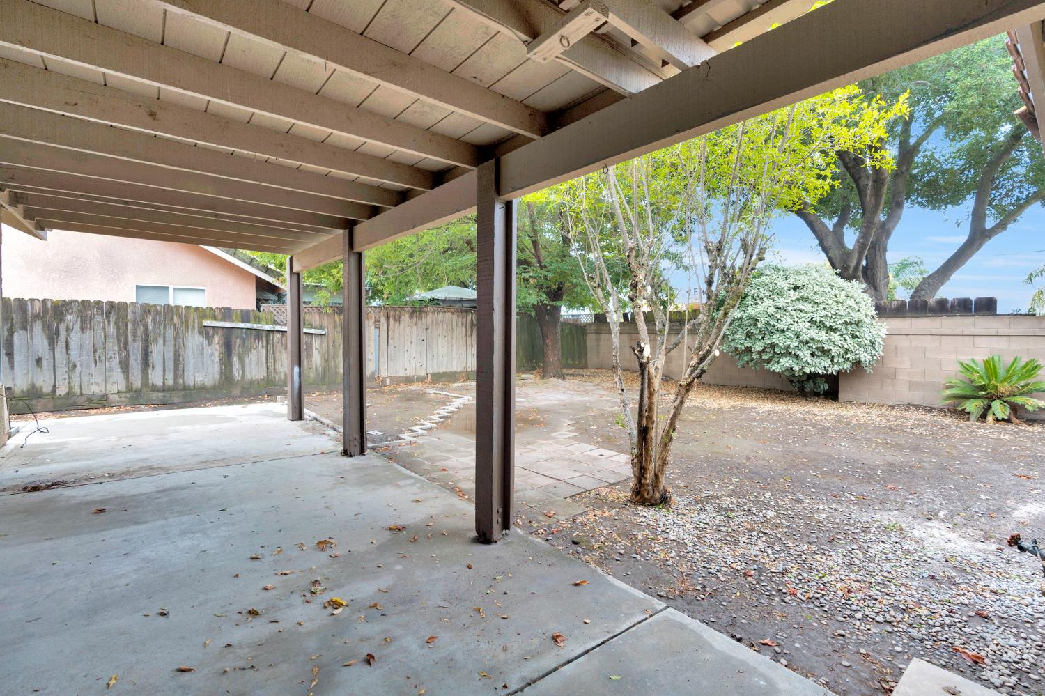 2050 Sundance Ln, Madera, CA 93637