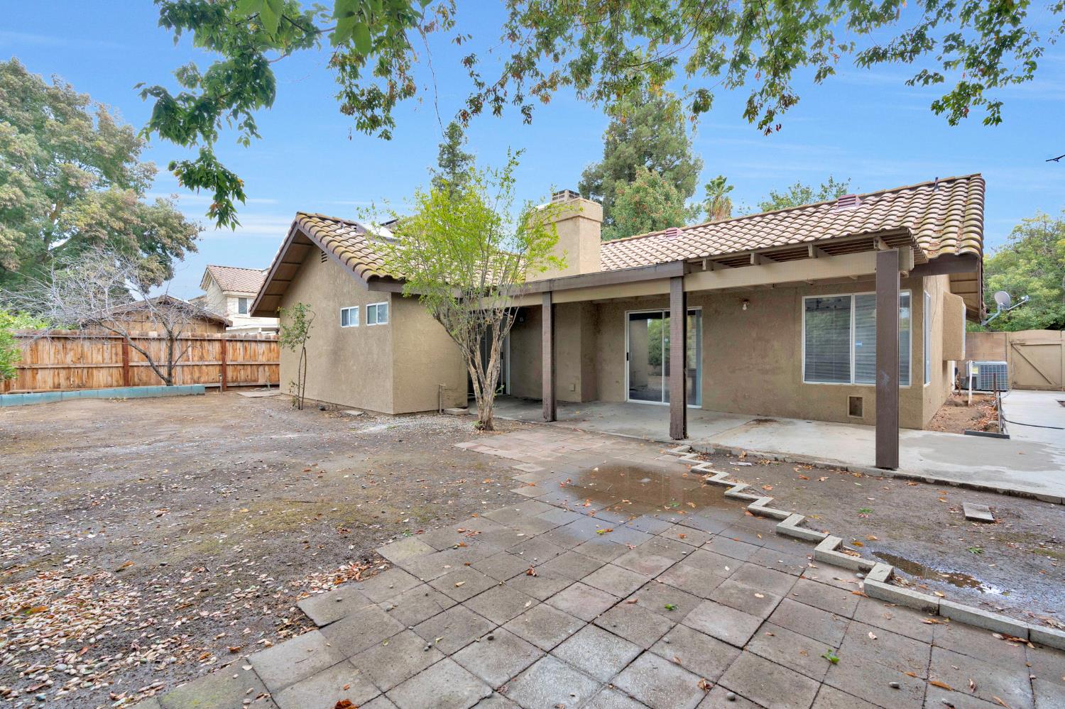 2050 Sundance Ln, Madera, CA 93637