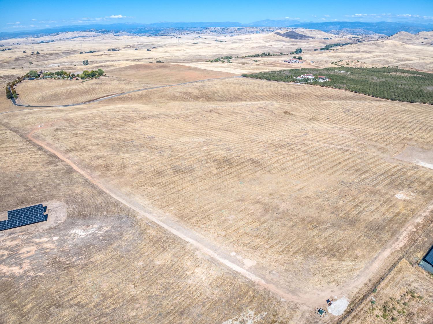 1 Biglione Drive, Clovis, CA 93619