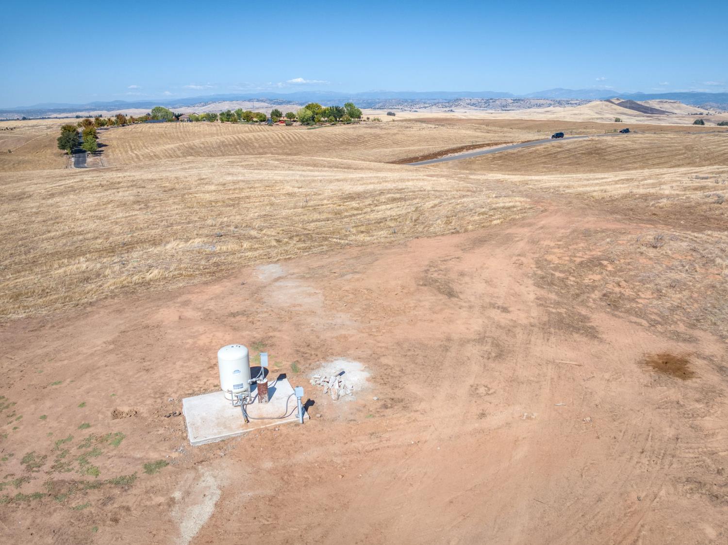 1 Biglione Drive, Clovis, CA 93619