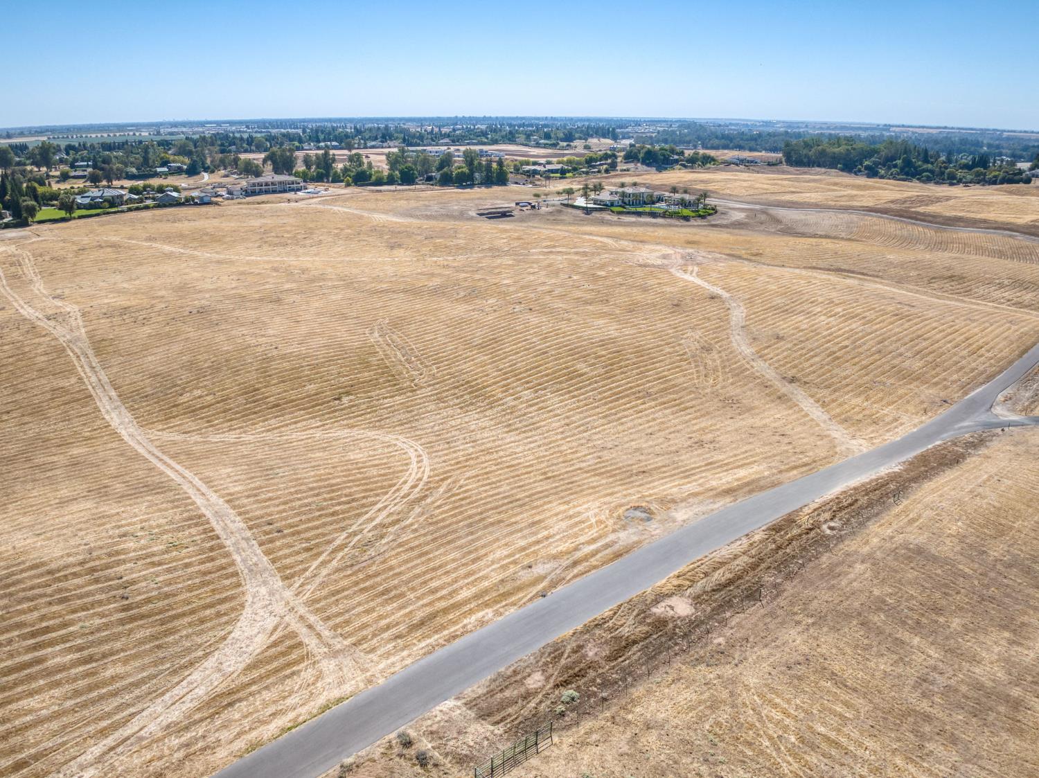 1 Biglione Drive, Clovis, CA 93619