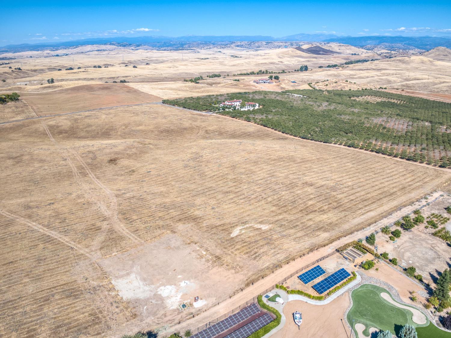 2 Biglione Drive, Clovis, CA 93619