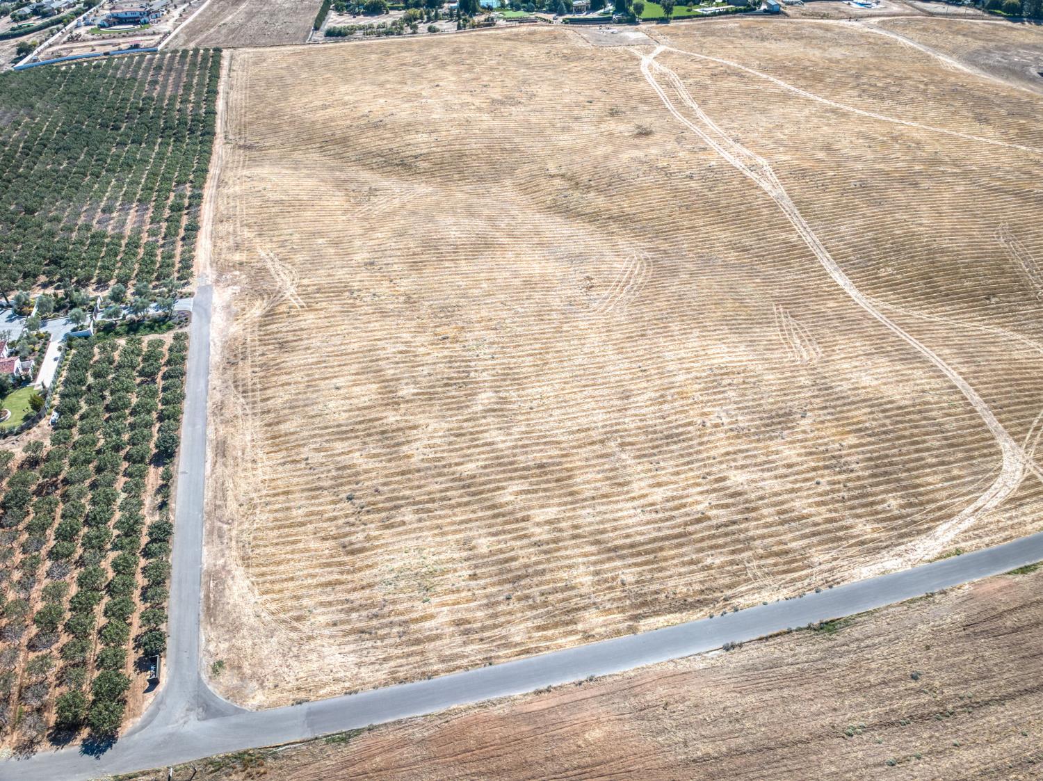 2 Biglione Drive, Clovis, CA 93619