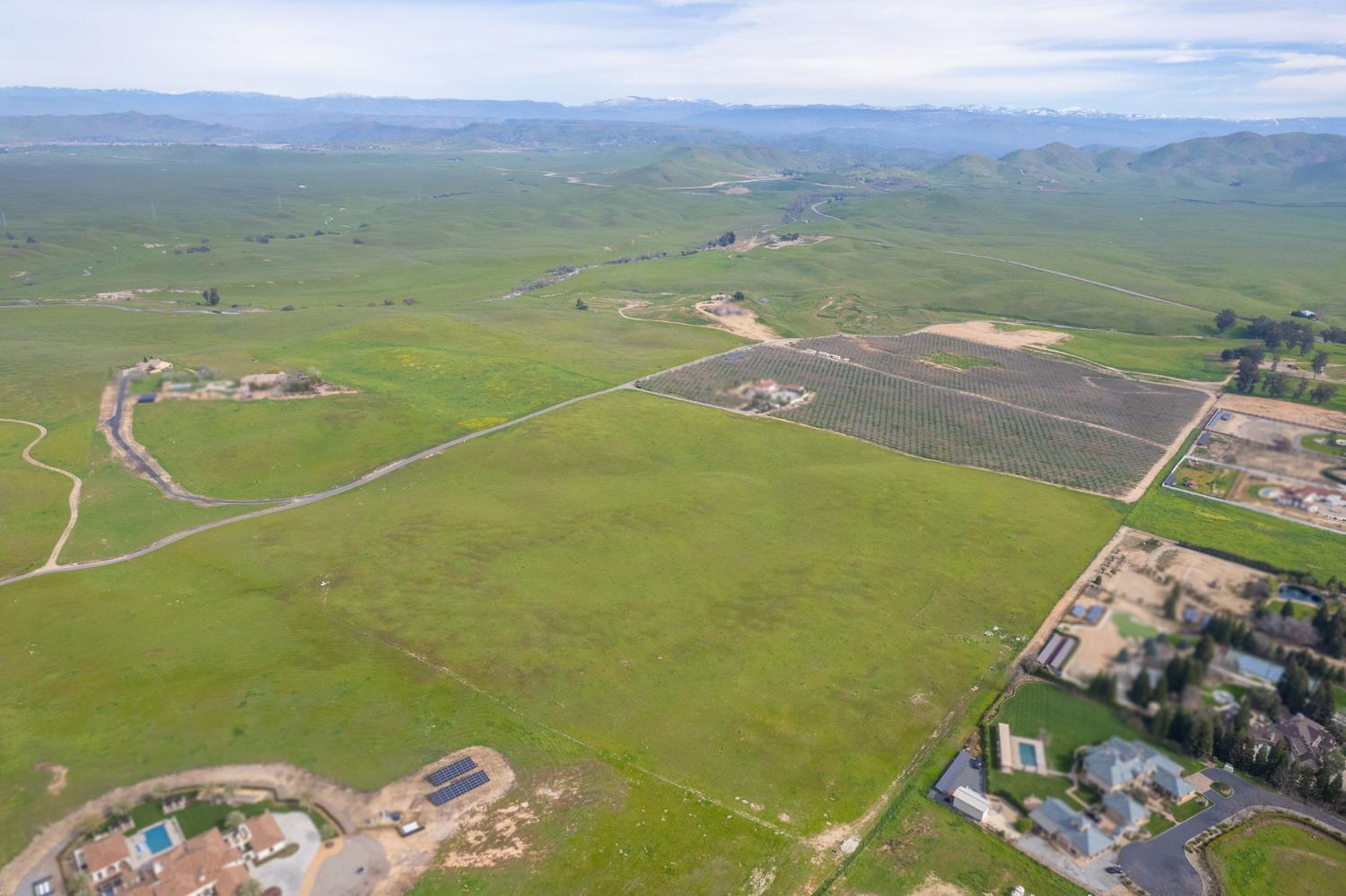 2 Biglione Drive, Clovis, CA 93619