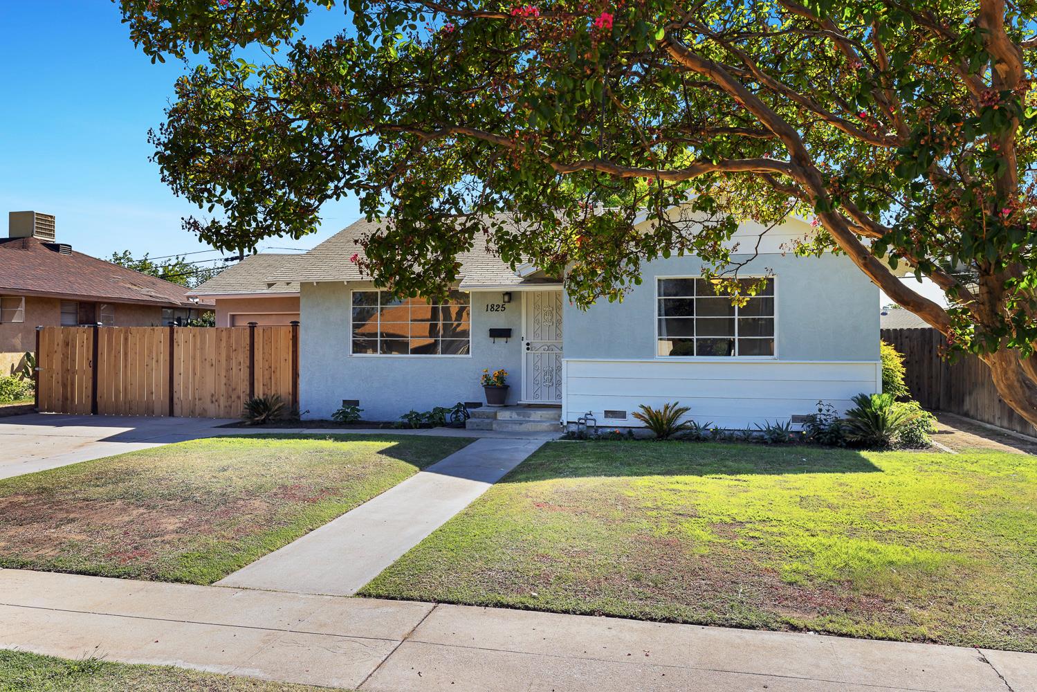 1825 W Griffith Way, Fresno, CA 93705