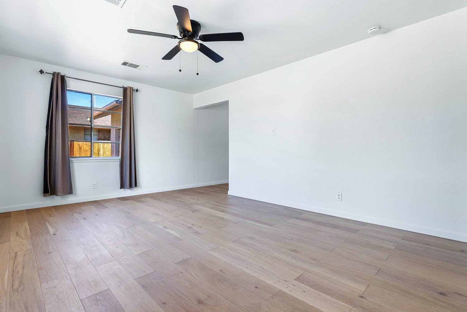 1825 W Griffith Way, Fresno, CA 93705