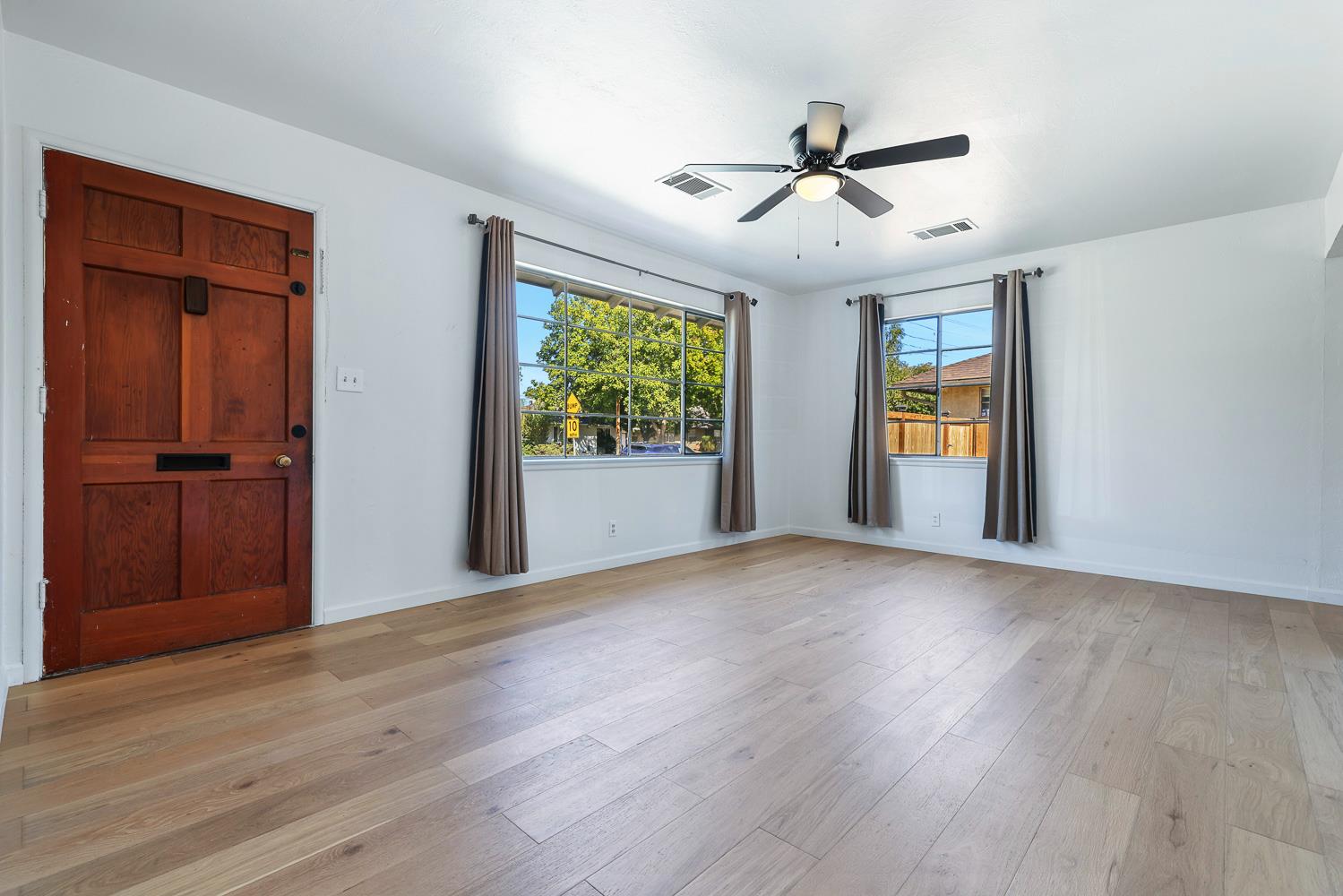 1825 W Griffith Way, Fresno, CA 93705