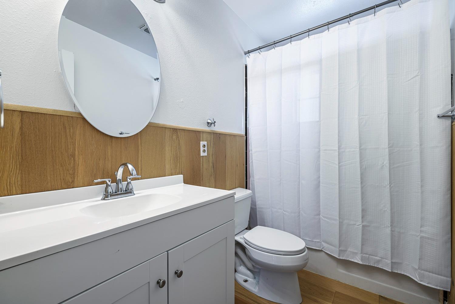 1825 W Griffith Way, Fresno, CA 93705