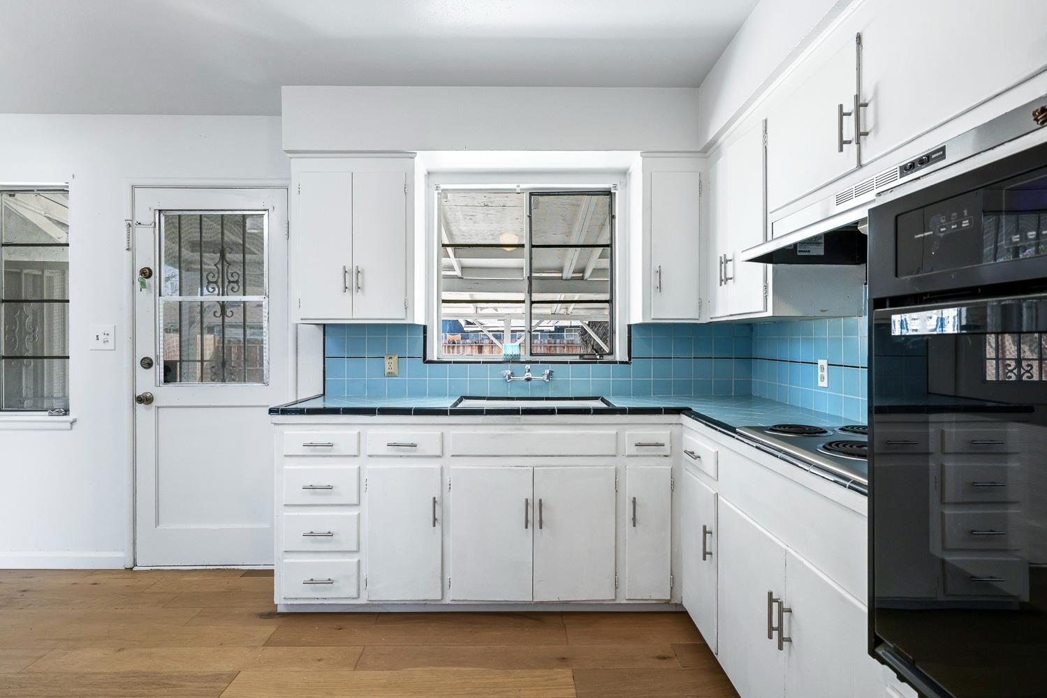 1825 W Griffith Way, Fresno, CA 93705