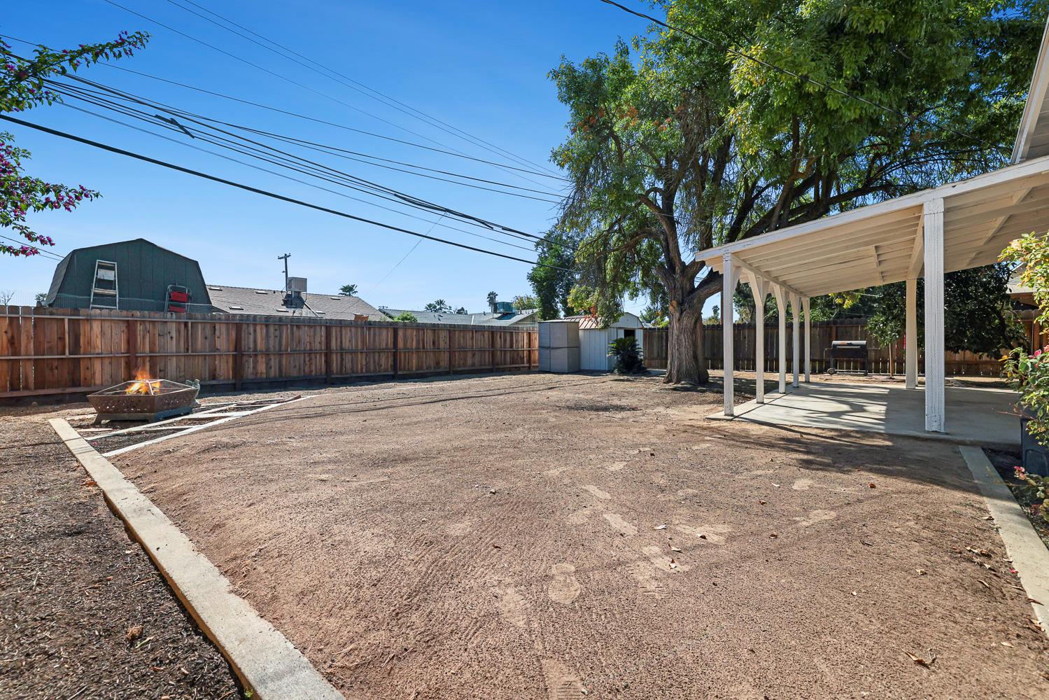 1825 W Griffith Way, Fresno, CA 93705