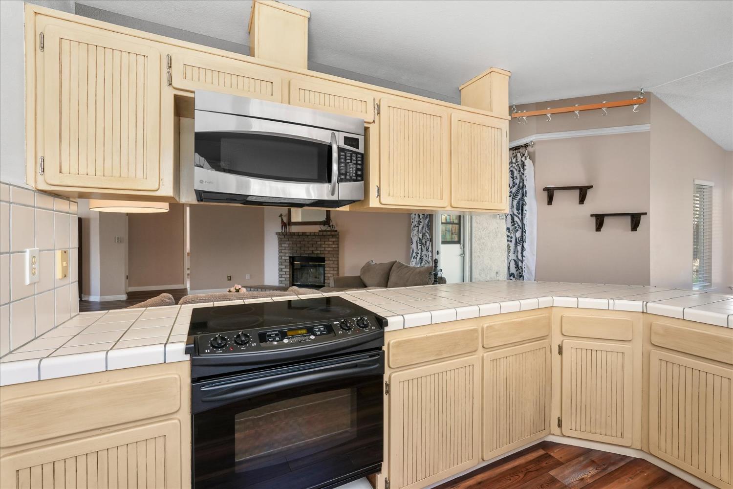 332 Magnolia Ave, Clovis, CA 93611