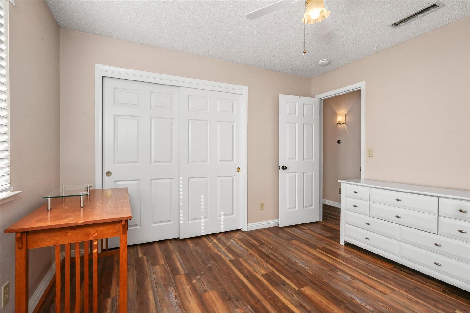 332 Magnolia Ave, Clovis, CA 93611