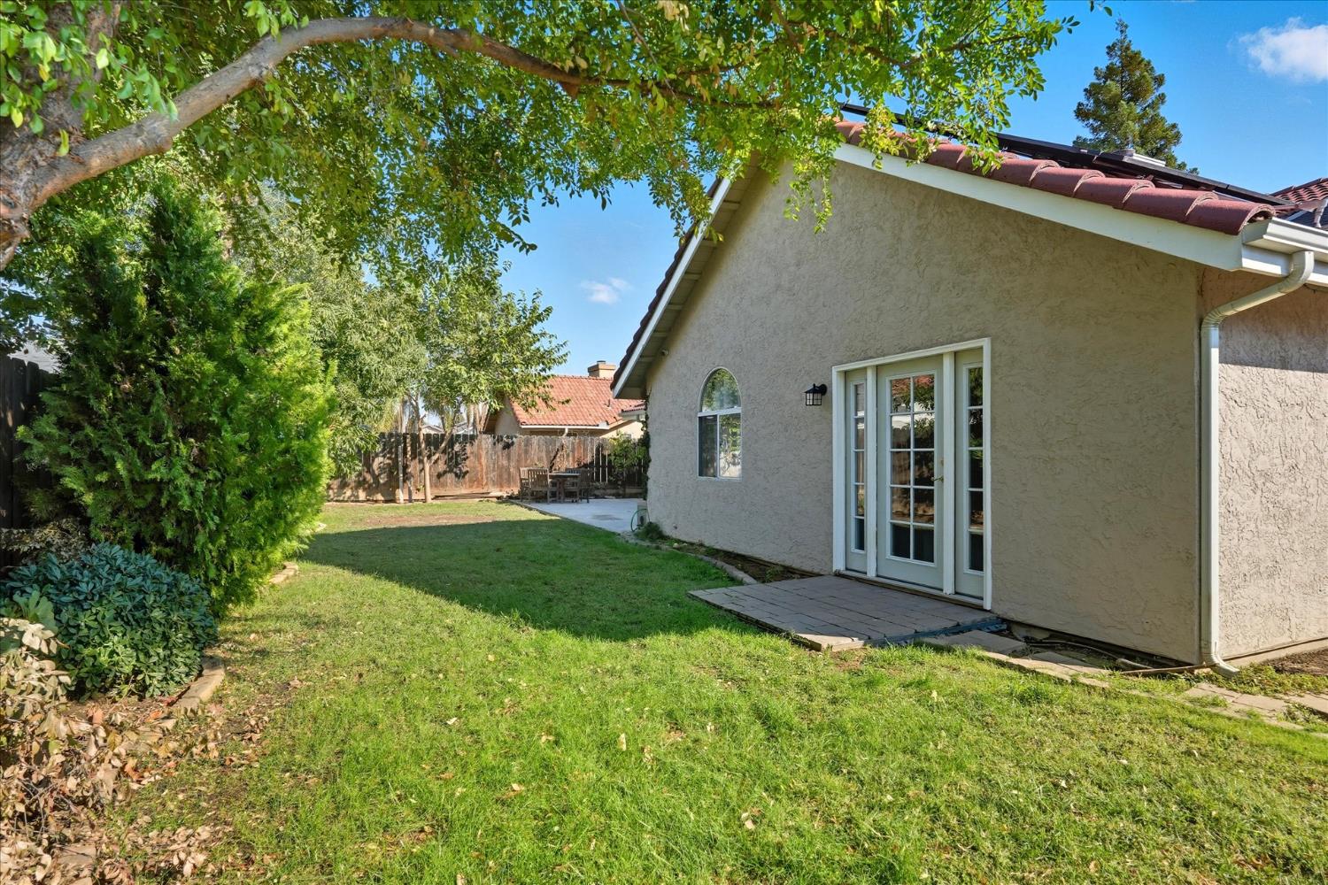 332 Magnolia Ave, Clovis, CA 93611