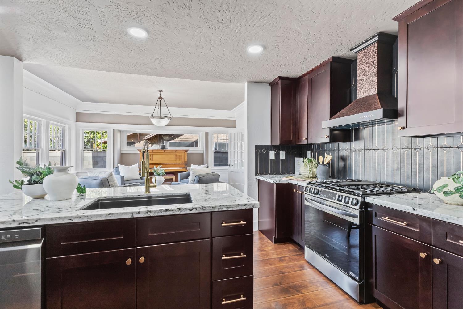 1487 N Echo, Fresno, CA 93728