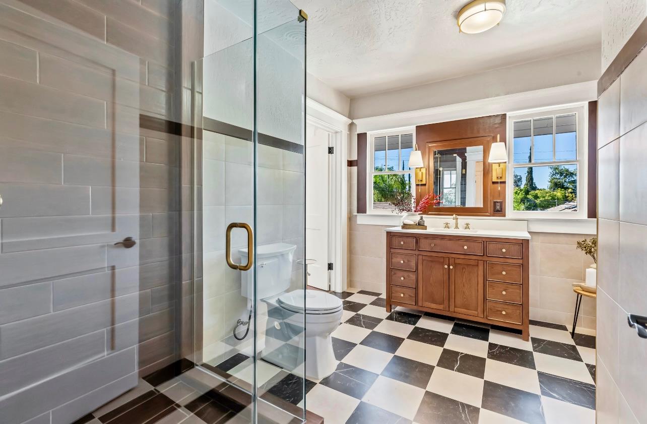 1487 N Echo, Fresno, CA 93728