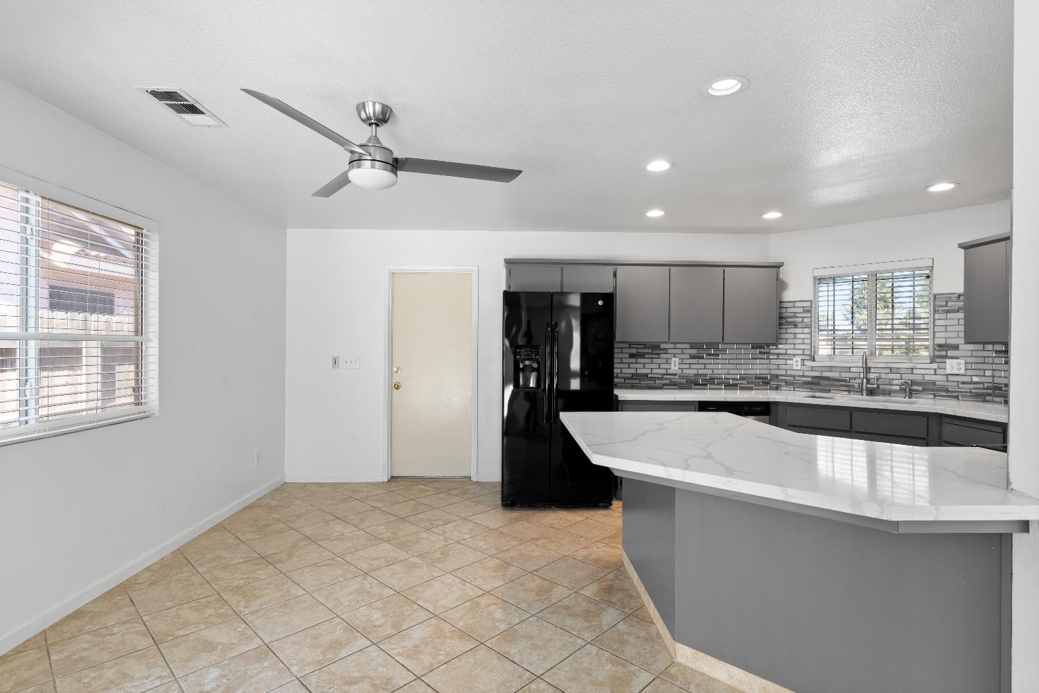 5739 W Santa Ana Ave, Fresno, CA 93722