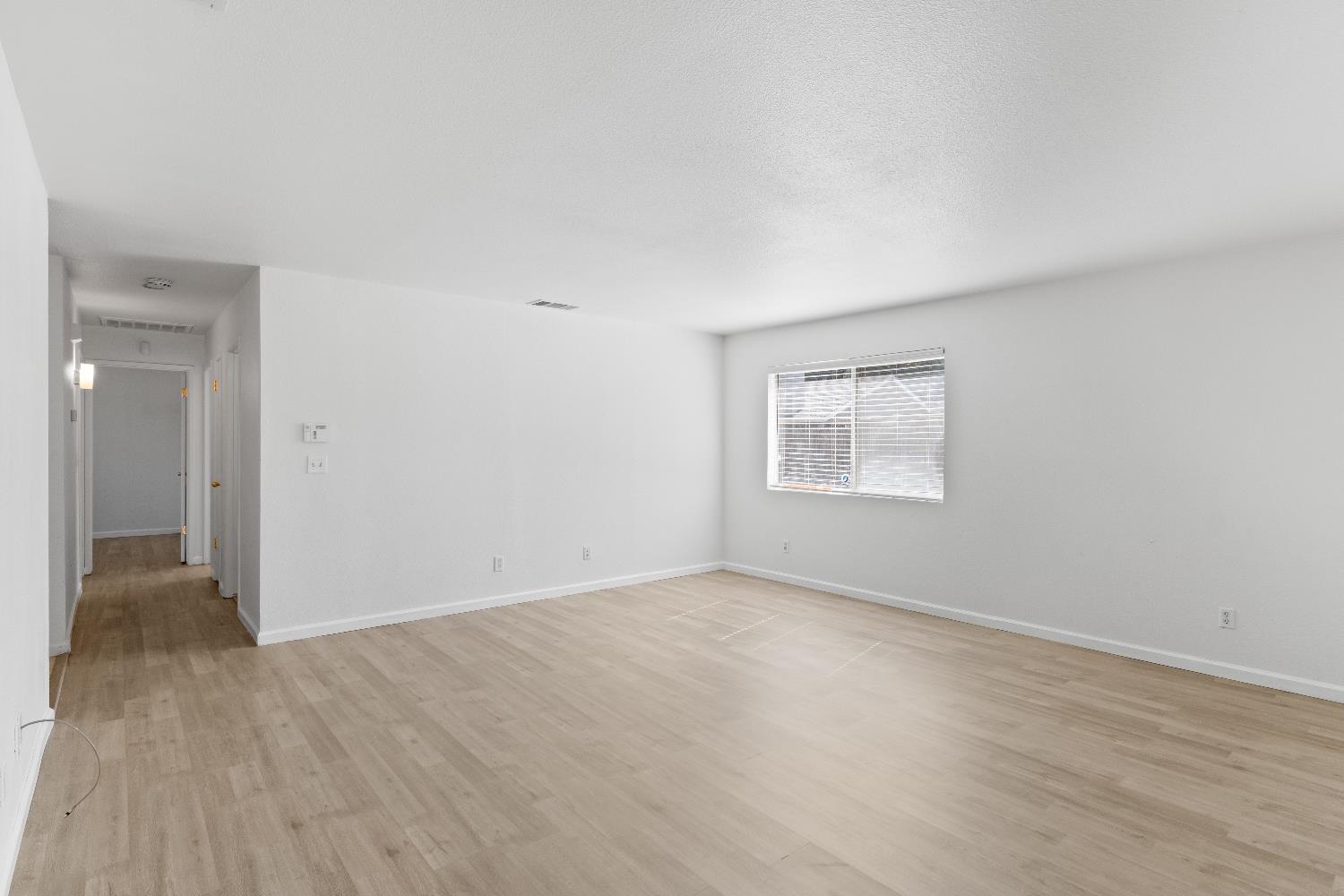 5739 W Santa Ana Ave, Fresno, CA 93722