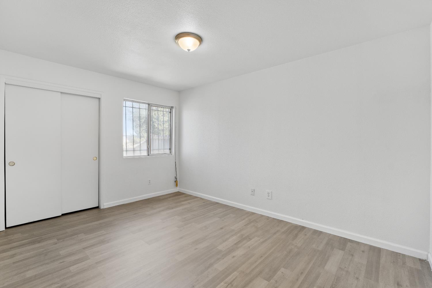 5739 W Santa Ana Ave, Fresno, CA 93722