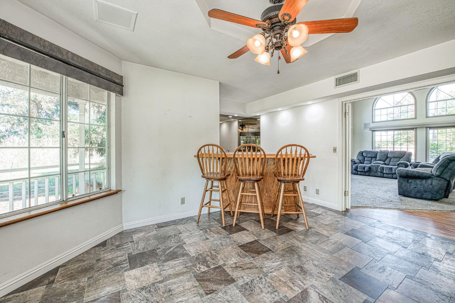 10852 S Bethel Ave, Selma, CA 93662