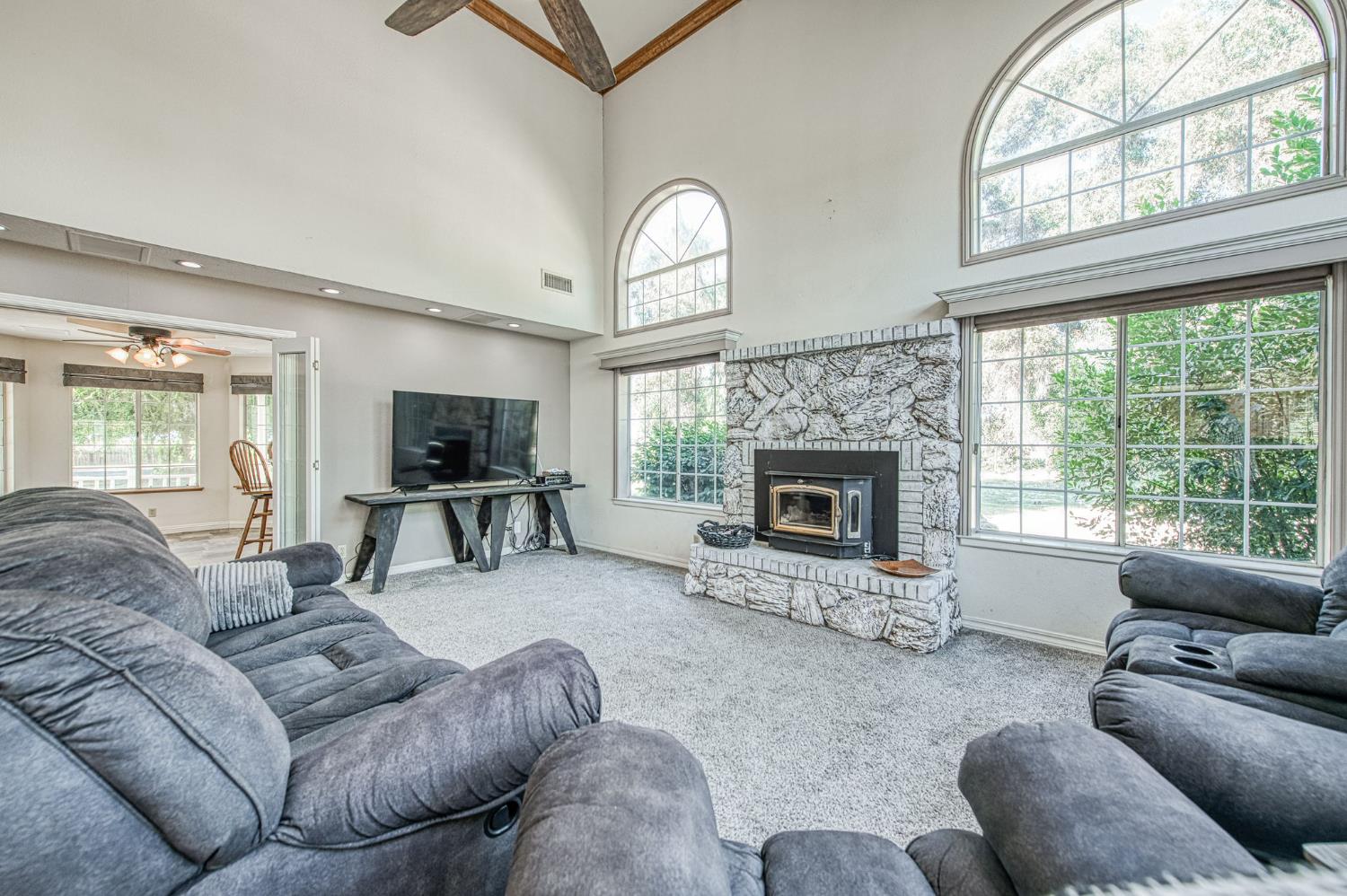 10852 S Bethel Ave, Selma, CA 93662