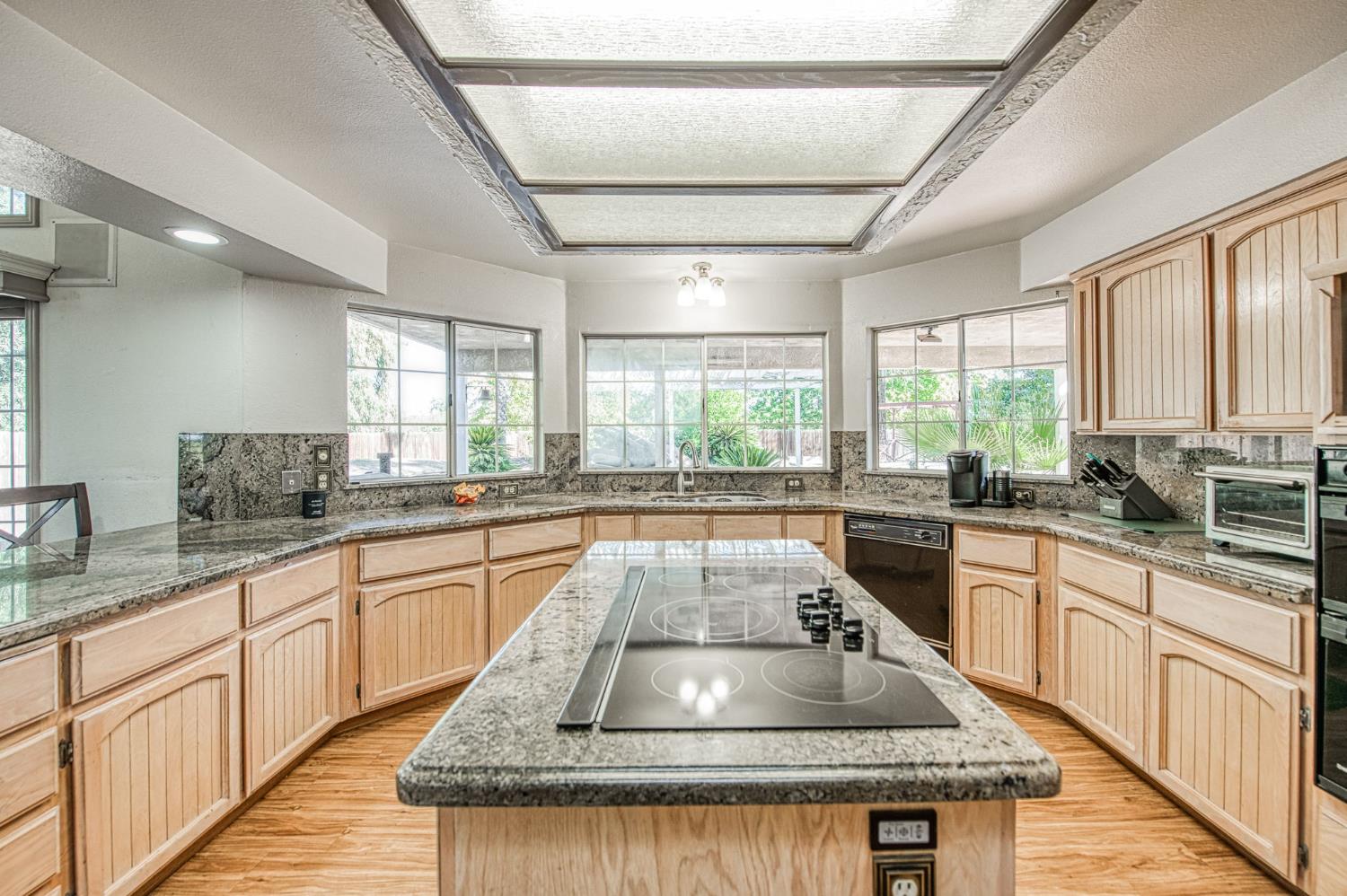 10852 S Bethel Ave, Selma, CA 93662